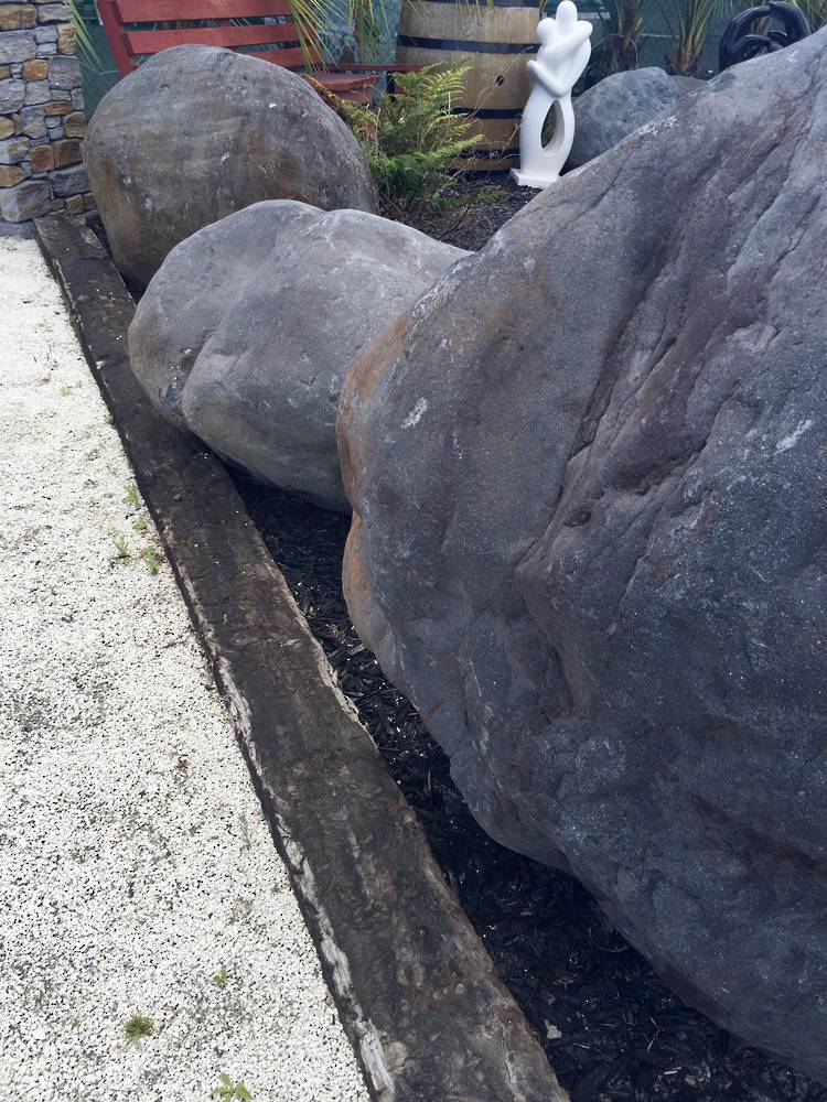Feature Rocks image 0
